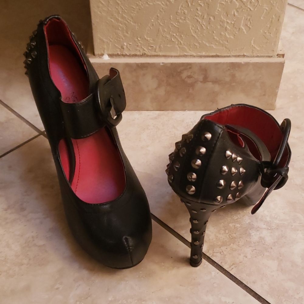 Spiked heels